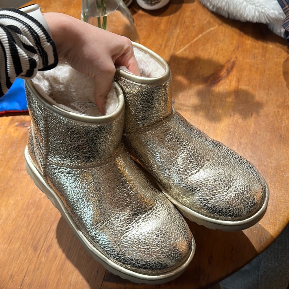 GOLD UGGS